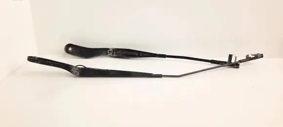 Volvo V50 Front wiper blade arm