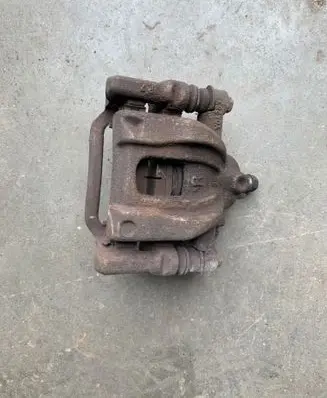 Honda CR-V Rear brake caliper