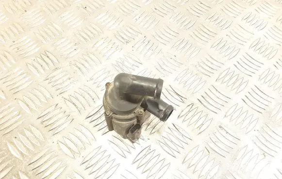 Volvo XC40 Electric auxiliary coolant/water pump 518705030