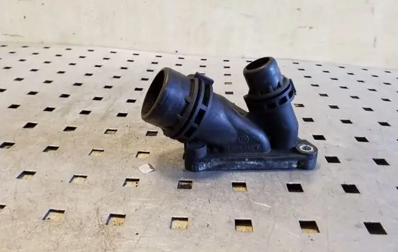 BMW 5 E60 E61 Engine coolant pipe/hose 7800048