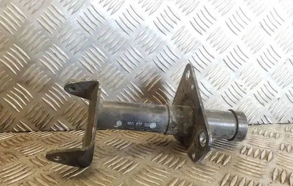 Volkswagen PASSAT B5 Front bumper shock/impact absorber 3B0807133A