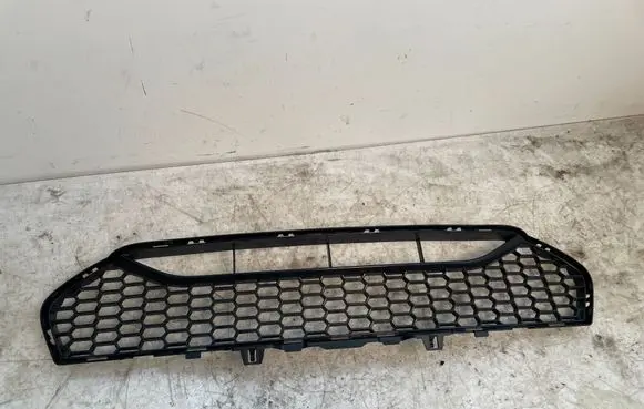 BMW M5 F90 Front bumper lower grill 8072979