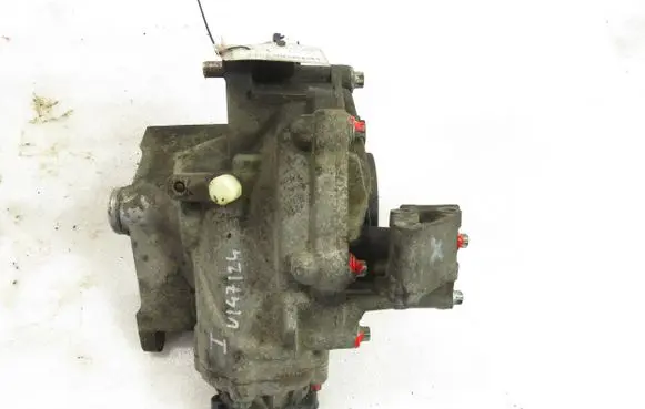 Mercedes-Benz E AMG W211 Rear gearbox reducer/haldex oil pump 