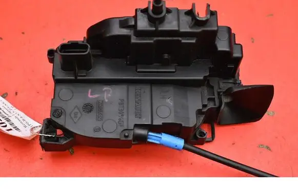 Renault Laguna III Front door lock 805010004R