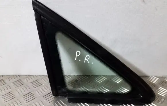 Volkswagen Touran II Front triangle window/glass 