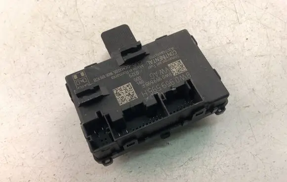 Audi A4 S4 B9 Door control unit/module 8W0959595H