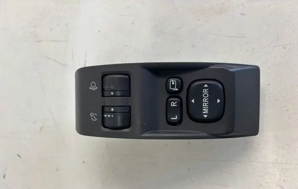 Subaru Impreza III Wing mirror switch