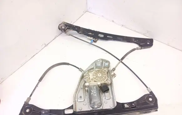 Mercedes-Benz C W203 Front door window regulator with motor 990596101 7746002818 A2118201842