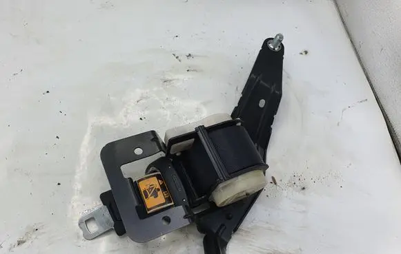 Mazda 5 Middle seatbelt (rear) BGE030007