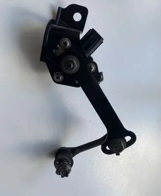 Toyota Land Cruiser (J200) Front air suspension height level sensor 8940560020
