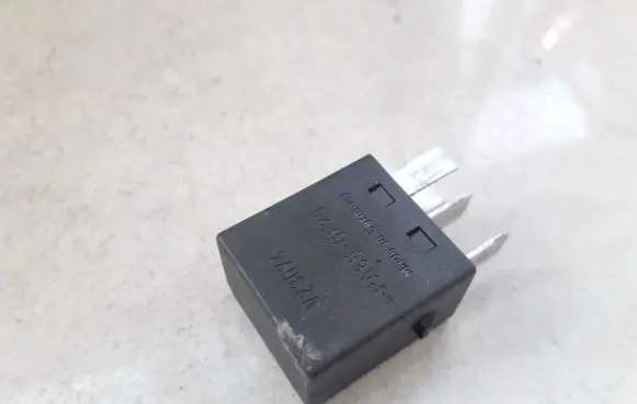 Mitsubishi Pajero Other relay MB953382