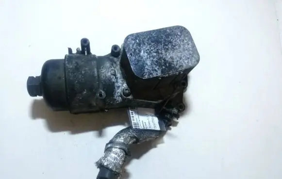 Volvo V50 Oil filter cover 