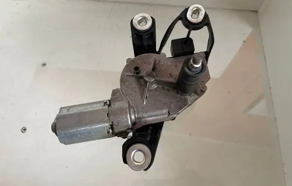 Volkswagen Touran II Rear window wiper motor 5K6955711B 0390201216 141117
