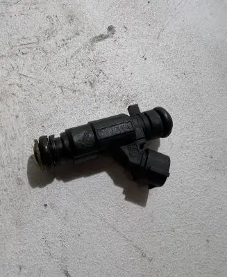 Audi A6 S6 C6 4F Fuel injector 079133551B