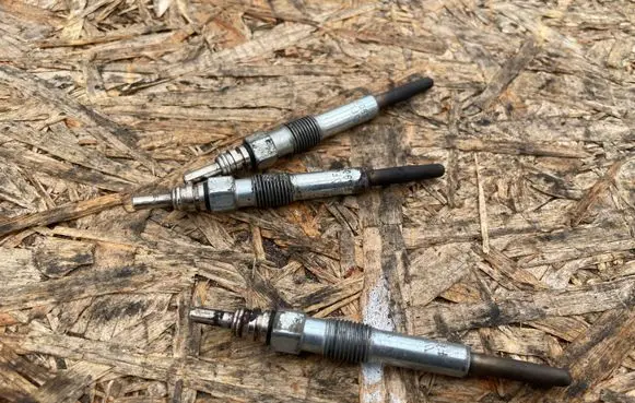 Volkswagen Golf III Glow plug 