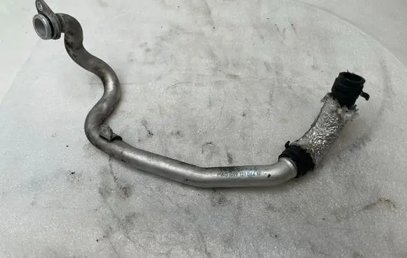 Volkswagen Touareg III Water drain line hose 059121064N