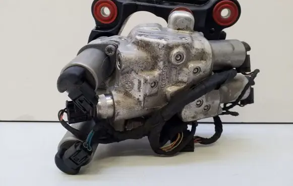 BMW 7 F01 F02 F03 F04 Active stabilizer control/valve assembly 6775258 10641010 085150