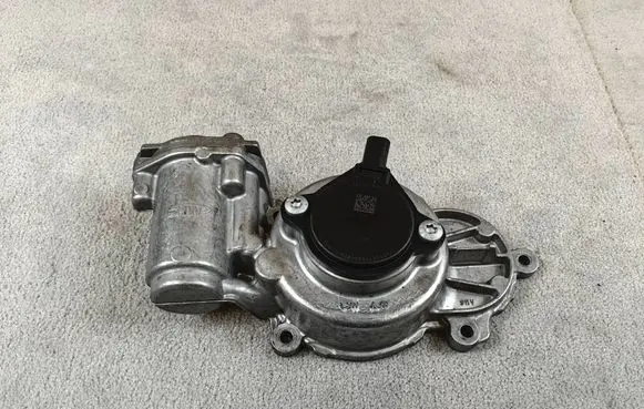 Volkswagen Golf VII Electromagnetic valve 03L109096B 03L109096