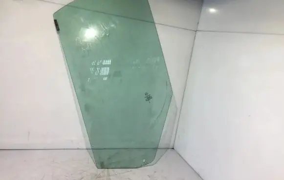 Fiat Ducato Front door window glass four-door 43R001582 AS2M3240DOT682