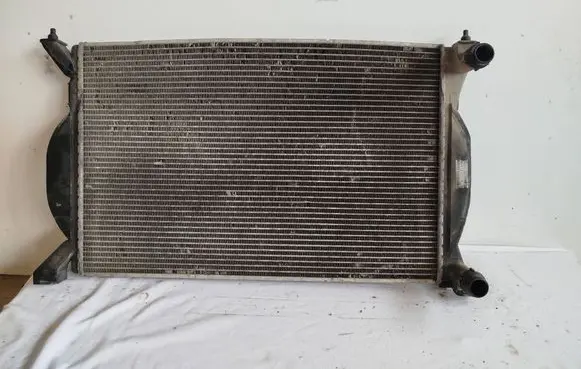 Audi A4 S4 B7 8E 8H Coolant radiator 8E0121251A