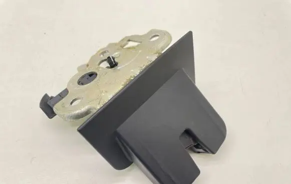 Audi A3 S3 A3 Sportback 8P Tailgate/trunk/boot lock/catch/latch 8P4827520B