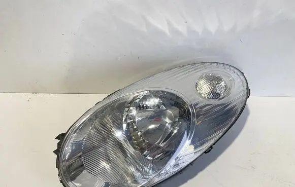 Nissan Micra Headlight/headlamp 26060AX700