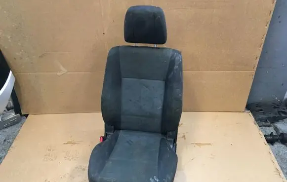 Mitsubishi Pajero Front driver seat 