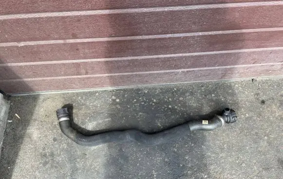 BMW 5 G30 G31 Engine coolant pipe/hose 8573233