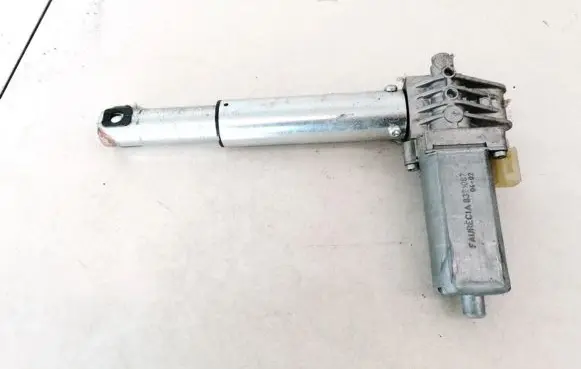 BMW 5 E60 E61 Seat adjustment motor 8321087