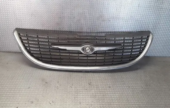 Chrysler Town & Country IV Front bumper upper radiator grill 4857300AA