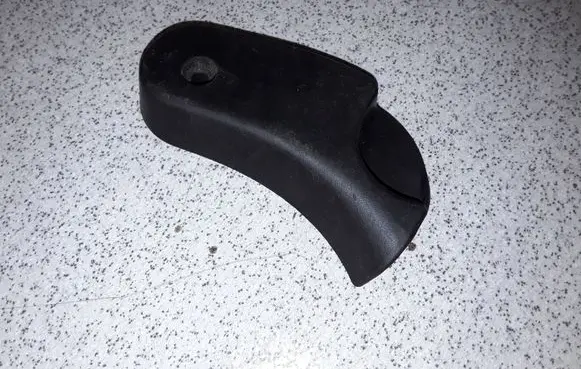 Engine bonnet (hood) release handle