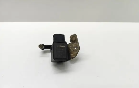 BMW 5 E60 E61 Rear air suspension level height sensor 6752797 675279701 37146752797