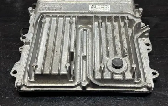 BMW 3 F30 F35 F31 Engine control unit/module 0261S19743 8489449 030868432