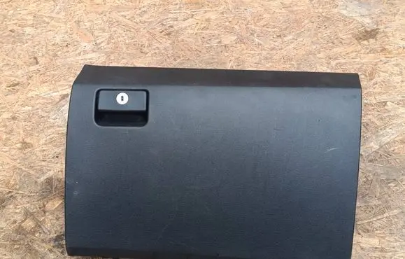 Toyota Avensis T270 Glove box 5555005090