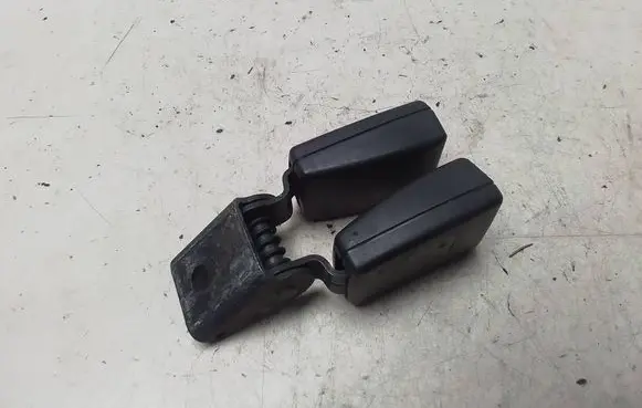 Opel Astra J Rear seatbelt buckle 13354869