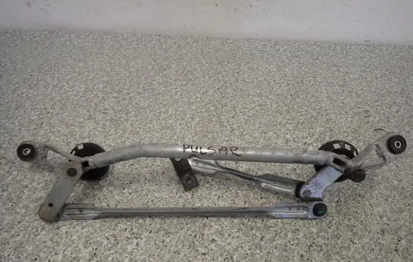 Nissan Pulsar Front wiper linkage 