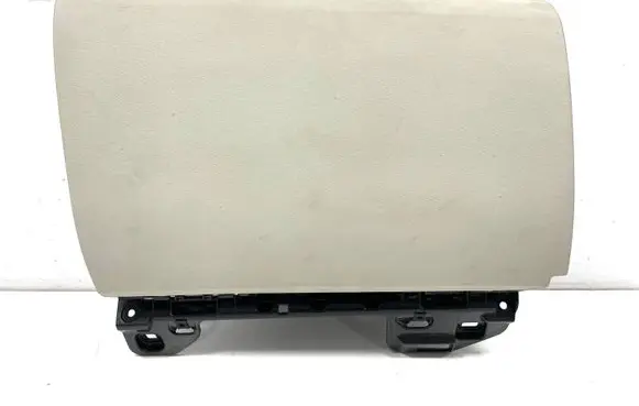 Volvo XC90 Glove box 31366835 31363669 092501