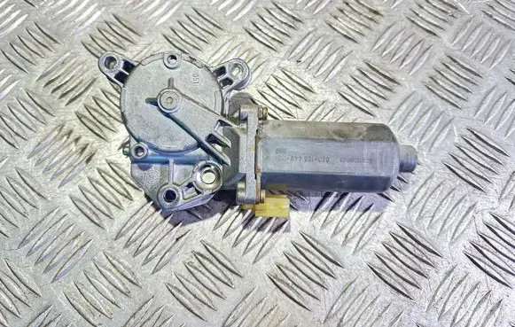 Volvo 850 Front door window regulator motor 680186448000