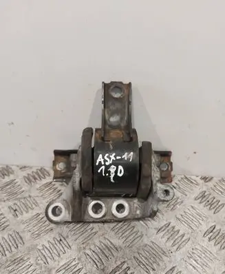 Mitsubishi ASX Engine mount bracket