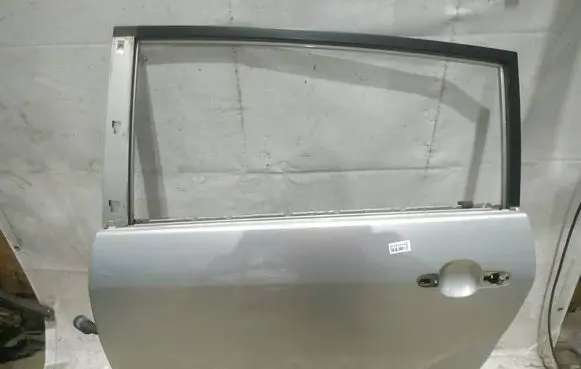 Toyota Corolla Verso AR10 Rear door PILKOS