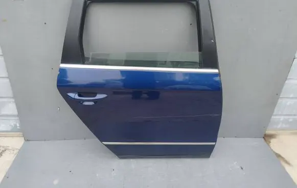 Volkswagen PASSAT B6 Rear door 3C9833056D