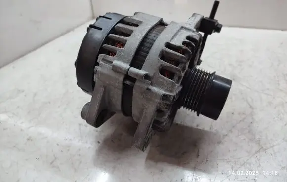 Hyundai Tucson TL Generator/alternator 373002B960