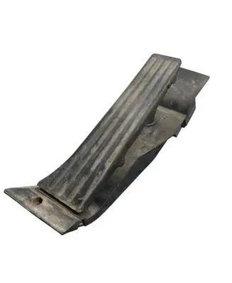 Accelerator throttle pedal