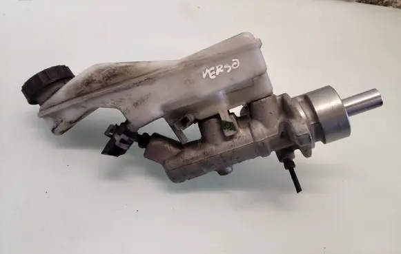 Toyota Corolla Verso E121 Master brake cylinder 25113479
