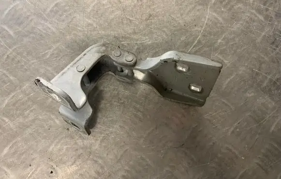 Renault Master III Front door upper hinge 804000006R