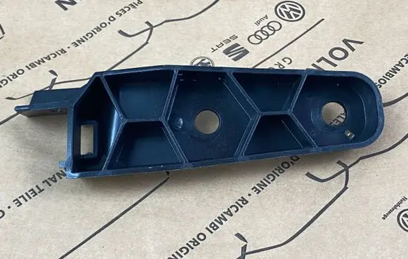 Audi A4 S4 B6 8E 8H Front bumper mounting bracket 8S0807453