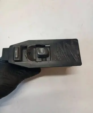 Volvo V70 Electric window control switch 30658117 02W48E M48CAD0236