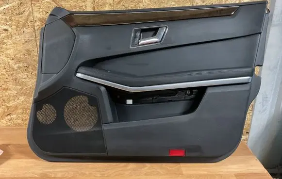 Mercedes-Benz E W212 Front door card panel trim 1697352