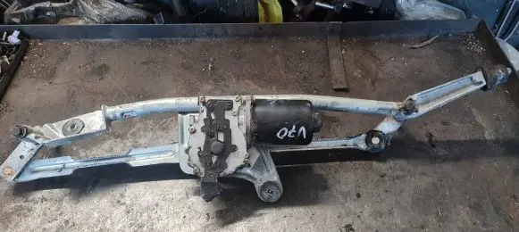 Volvo S60 Front wiper linkage and motor 8648345