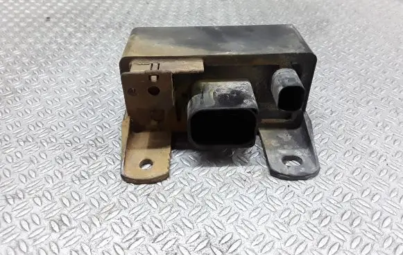 Mercedes-Benz Sprinter W906 Coolant fan relay 